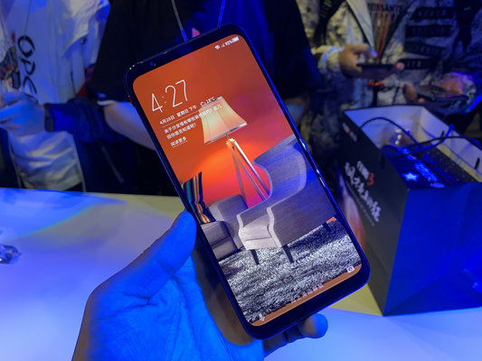Nubia представила Red Magic 3: геймерский смартфон с активной системой охлаждения