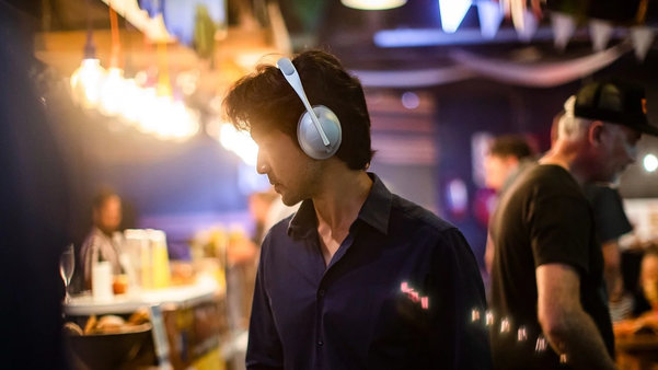 Bose анонсировала беспроводные наушники Noise Cancelling Headphones 700 за 400 долларов
