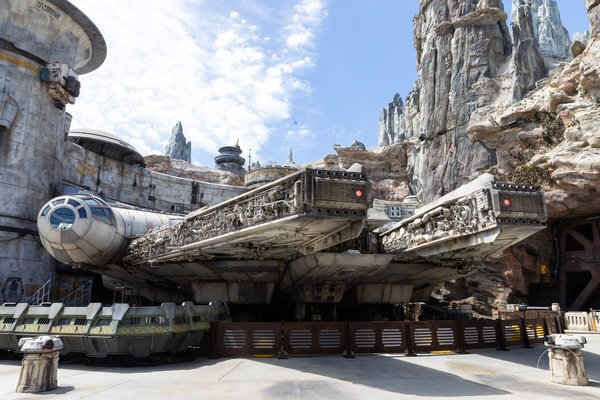 В калифорнийском Диснейленде открылась тематическая зона Star Wars Land