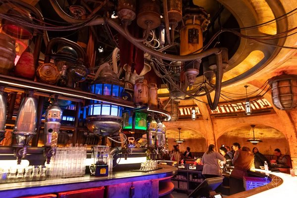 В калифорнийском Диснейленде открылась тематическая зона Star Wars Land