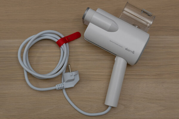 Обзор Deerma Portable Steam Ironing Machine: 800 Вт в удобном боксе