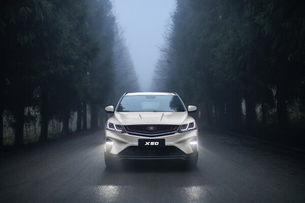 Белорусский Belgee X50 начали продавать в России: дешевле Geely Coolray