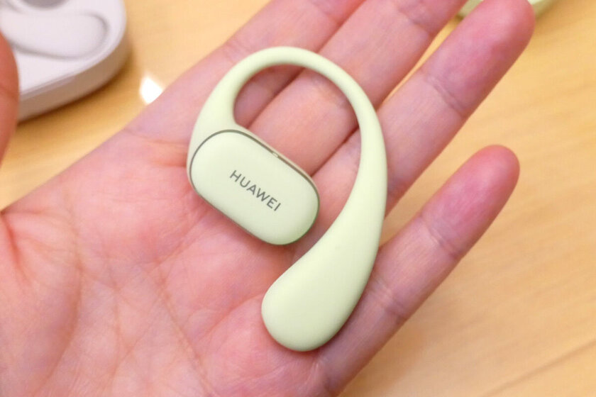 Huawei представила необычные наушники FreeArc с заушинами. Характеристики многообещающие