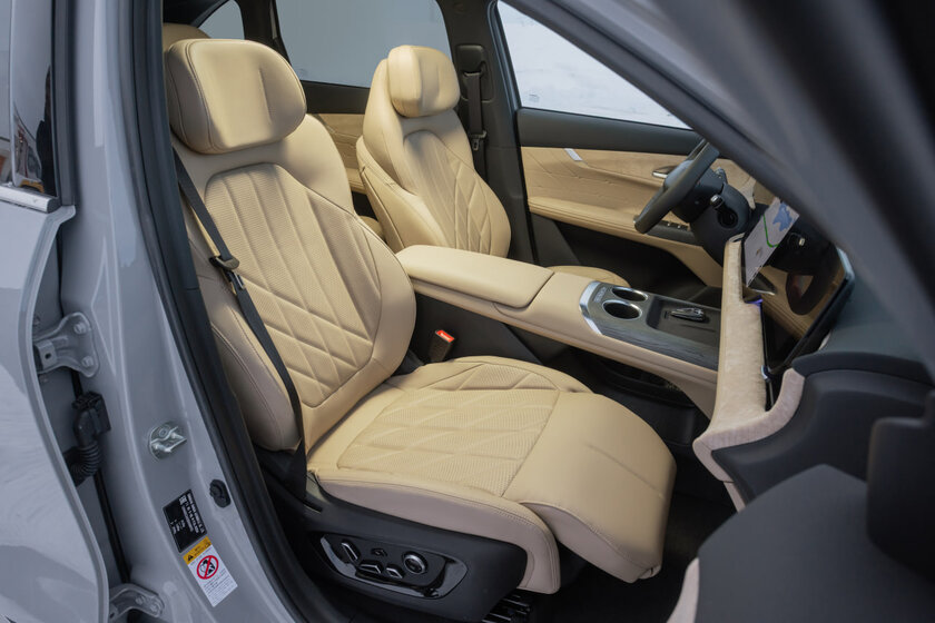 В России скоро появится Changan CS75 Plus AWD с массажем и автопарковкой — комплектации и цены