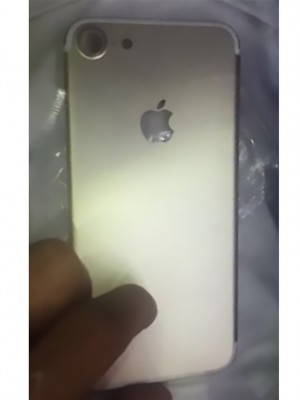 Появились первые фото корпуса iPhone 7 без разъема 3,5 мм