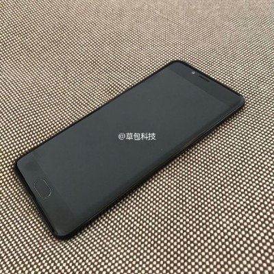 Неизвестный смартфон Meizu с изогнутым дисплеем засветился в сети