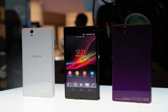 CES 2013: Sony представила два новых смартфона