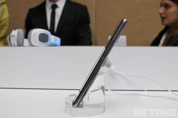 CES 2013: Huawei представила новый "планшетофон" и самый быстрый смартфон