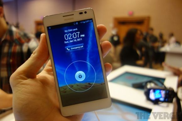 CES 2013: Huawei представила новый "планшетофон" и самый быстрый смартфон