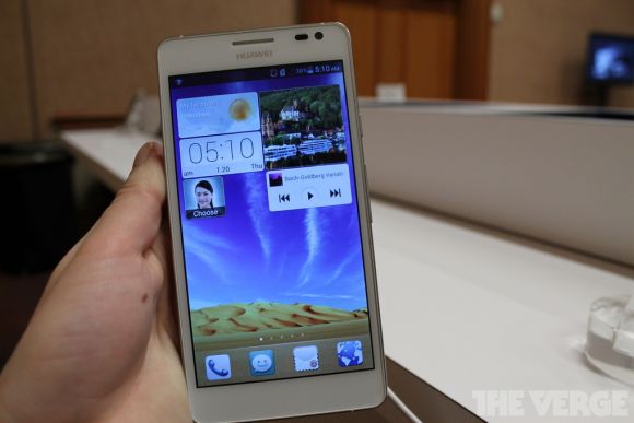 CES 2013: Huawei представила новый "планшетофон" и самый быстрый смартфон