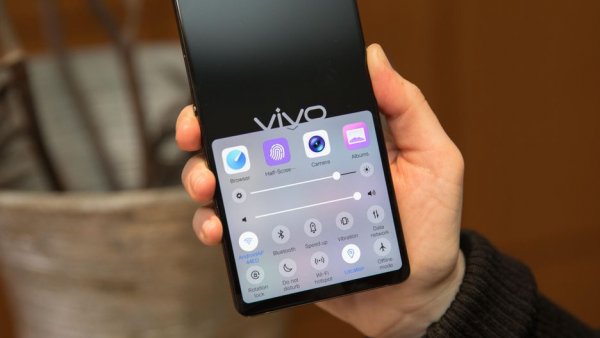 Vivo показала концепт безрамочного смартфона с выдвижной камерой