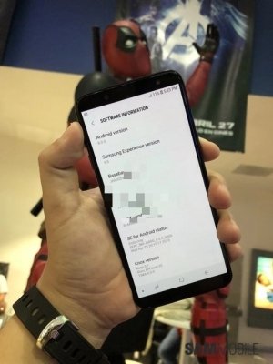 Galaxy J6 засветился на живых фотографиях