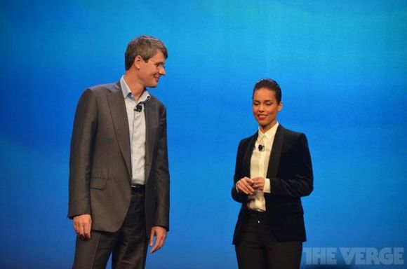 Компания BlackBerry представила смартфоны Q10 и Z10 на новой платформе