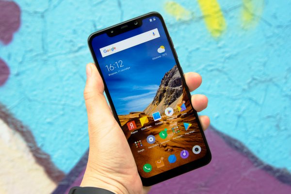 Обзор Pocophone F1: лучший за свою цену — Внешний вид. 1