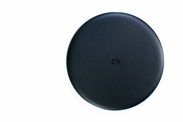 Обзор ZTE Axon 9 Pro – шикарный экран в элегантном стекле