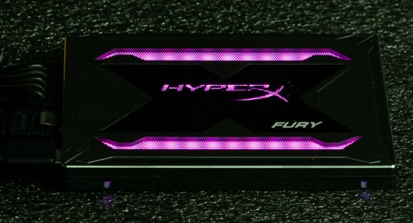 Обзор Kingston Fury RGB — свет вашим данным