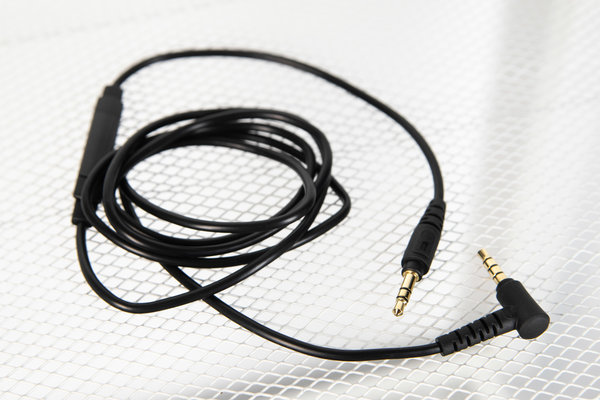 Легендарный звук без проводов: Audio-Technica ATH-M50xBT