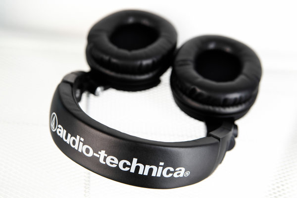 Легендарный звук без проводов: Audio-Technica ATH-M50xBT