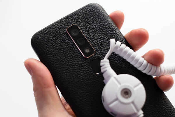 Hisense представил свои первые смартфоны в России