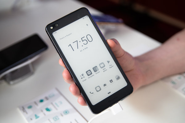 Hisense представил свои первые смартфоны в России