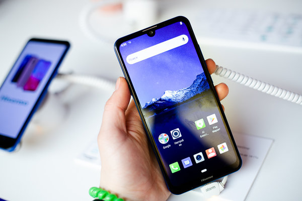 Hisense представил свои первые смартфоны в России