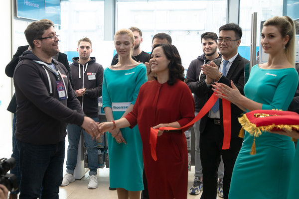 Hisense представил свои первые смартфоны в России