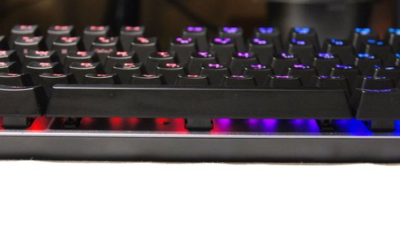 Тест игровой клавиатуры ASUS TUF Gaming K7: механика с огоньком
