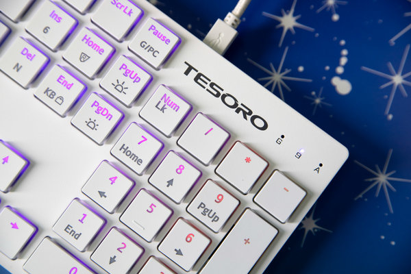 Механика в офисном обличье: обзор TESORO Gram XS