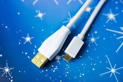 Механика в офисном обличье: обзор TESORO Gram XS