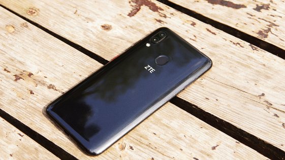Обзор смартфона ZTE Blade V10 Vita: привлекательность в мелочах — Большой дисплей “с изюминкой”. 2