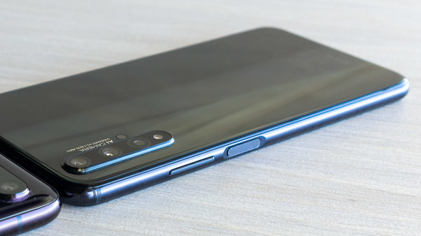 Раздвоение: первый взгляд на Honor 20 и Honor 20 Pro