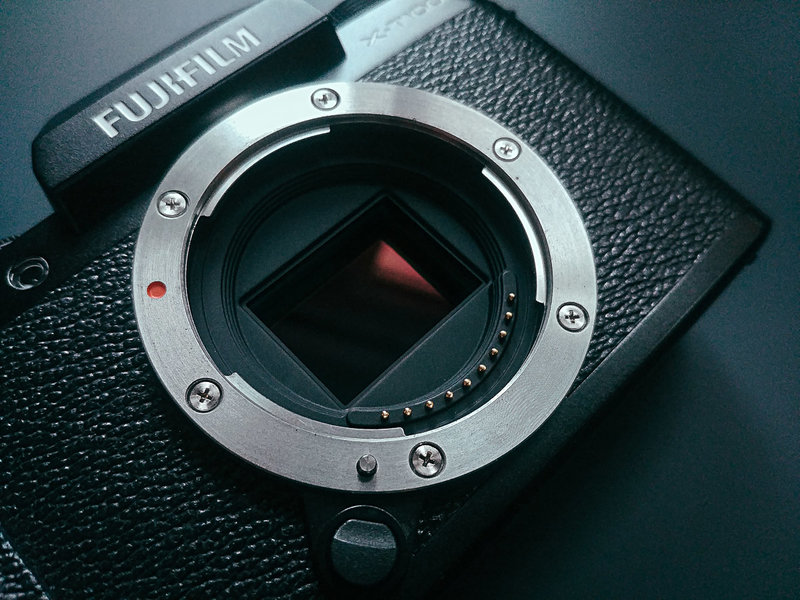 Лёгкий и фотографии отличные. Тест Fujifilm X-T100