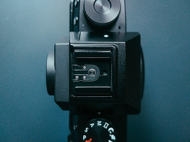 Лёгкий и фотографии отличные. Тест Fujifilm X-T100