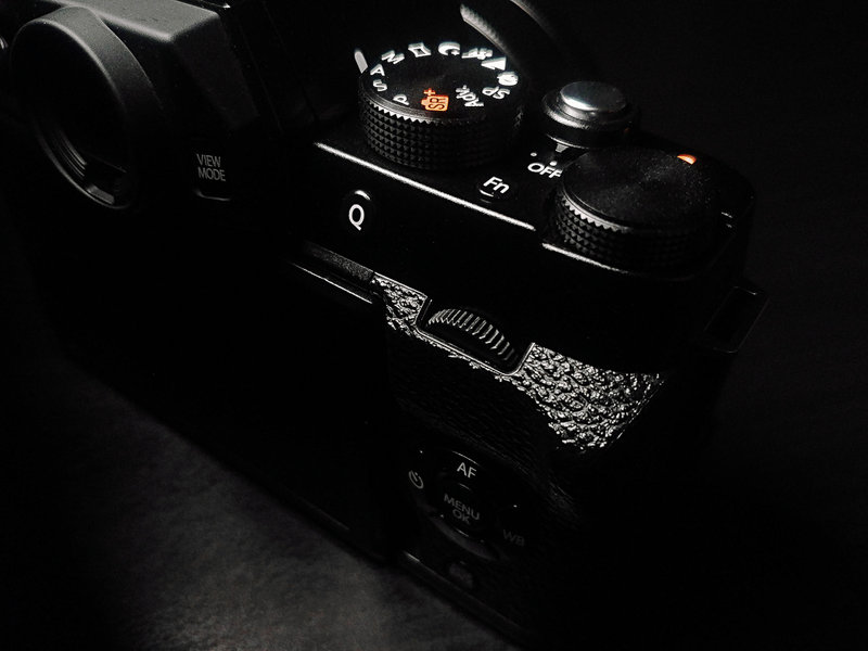 Лёгкий и фотографии отличные. Тест Fujifilm X-T100