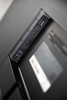 Монитор для профессионалов: обзор Samsung Space SR75