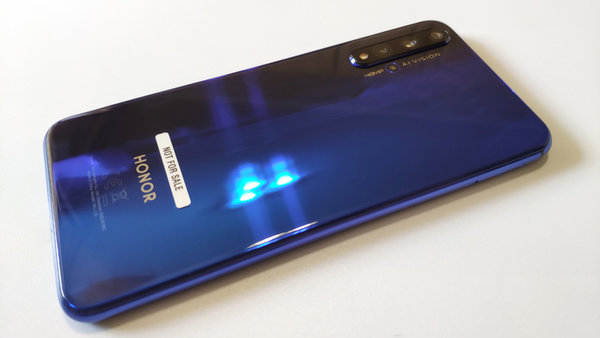 Тест смартфона Honor 20: красавчик с мощной начинкой и необычной камерой