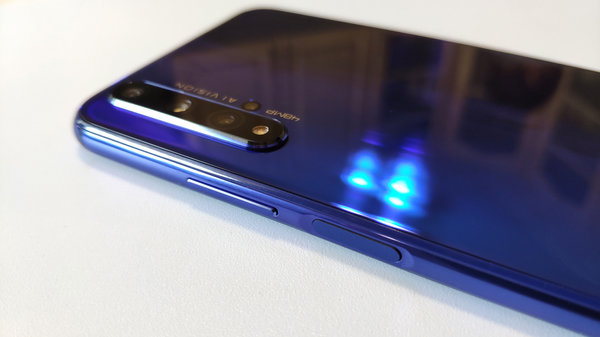 Тест смартфона Honor 20: красавчик с мощной начинкой и необычной камерой