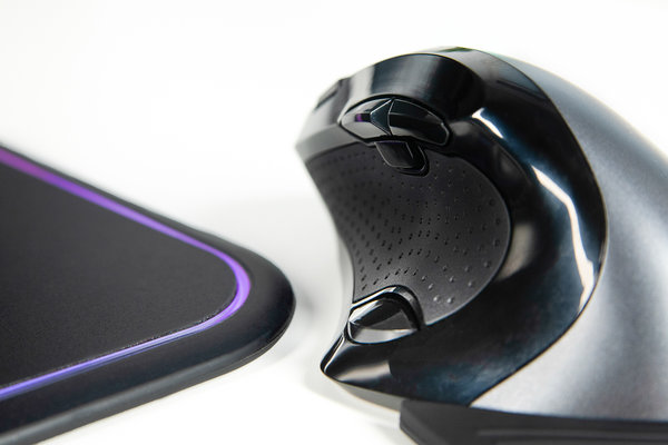 Вертикальный глянец: обзор Vergo Wireless Ergonomic Mouse
