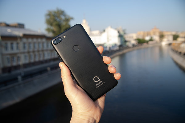 Праздник в начальном сегменте: Alcatel 1s 2019