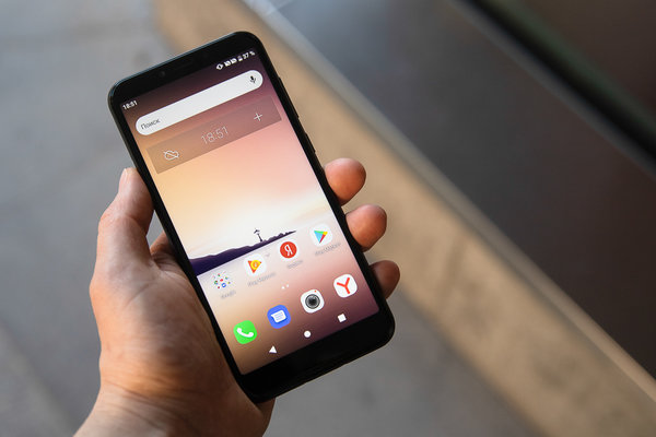 Праздник в начальном сегменте: Alcatel 1s 2019