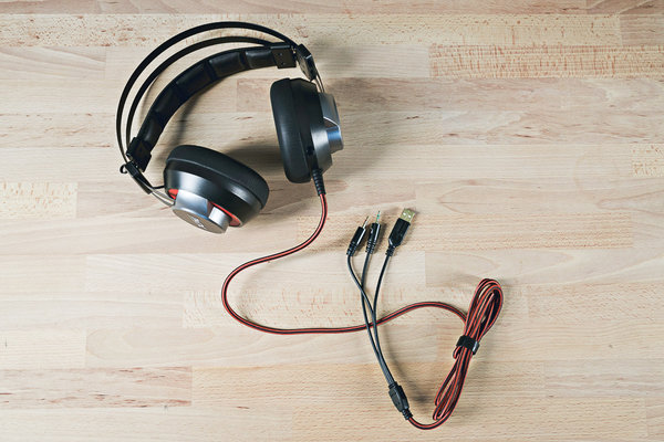 И усилитель в комплекте: ADATA XPG EMIX H30