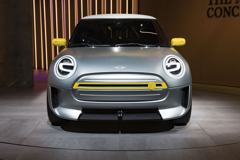 Первый полностью электрический Mini Cooper покажут в начале 2020 года