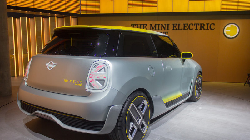 Первый полностью электрический Mini Cooper покажут в начале 2020 года