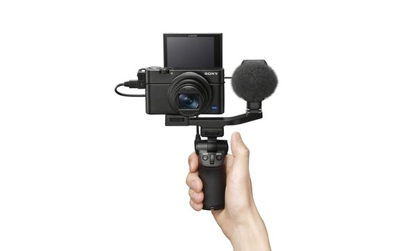 Sony представила компактную камеру RX100 VII для блогеров