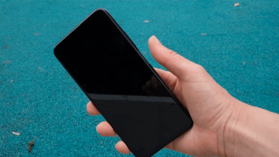 Обзор HONOR 20 Pro: 5 камер и завораживающий блеск