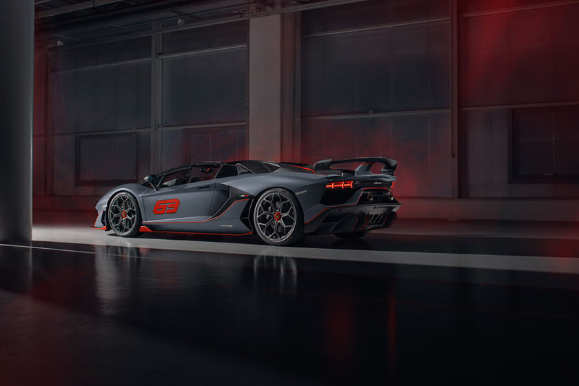Lamborghini показала пару новых резвых суперкаров