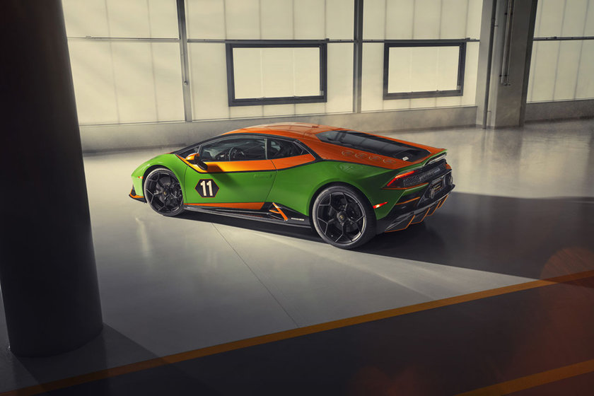 Lamborghini показала пару новых резвых суперкаров