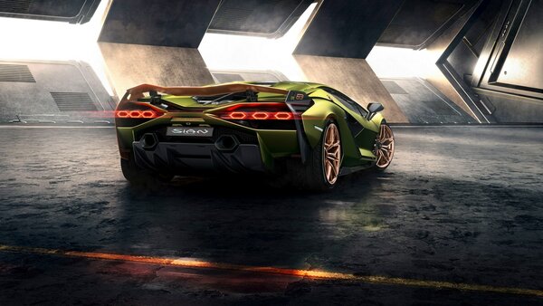 Гибридный Lamborghini Sián стал быстрейшим суперкаром от итальянцев