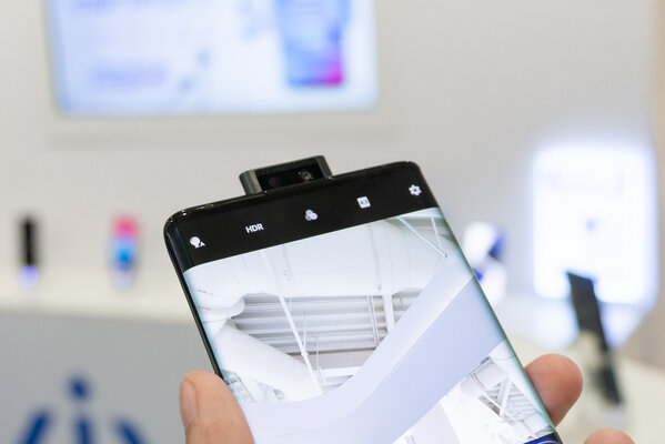 В России представлен Vivo NEX 3 — смартфон без кнопок с камерой на 64 Мп