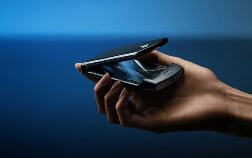 Motorola перенесла поставки складного смартфона Razr. Совпадение?